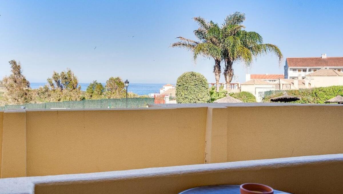 Lovely Aldea Beach Apartment Манилва Экстерьер фото