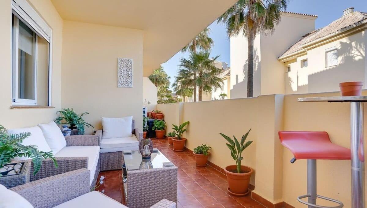 Lovely Aldea Beach Apartment Манилва Экстерьер фото